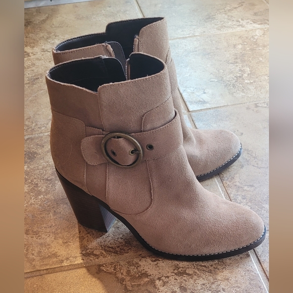Tan booties - Picture 2 of 3